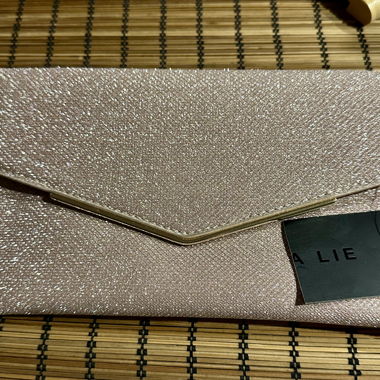 Pochette en strass