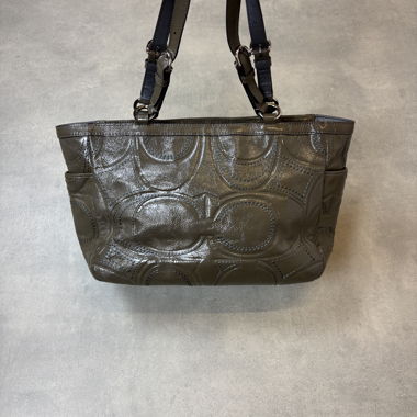 Borsa a spalla Coach Signature in pelle verniciata rara