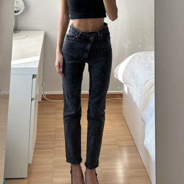 Black jeans 