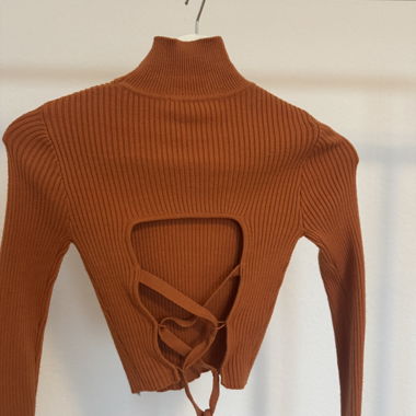 Pull dos nu / Zara