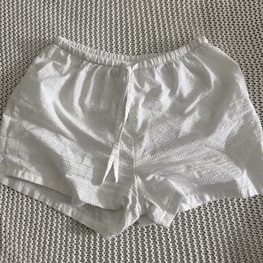 Weiße Shorts