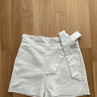 Short blanc à noeud taille S