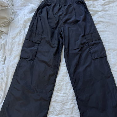 OYSHO Cargo-Hose schwarz Gr. S