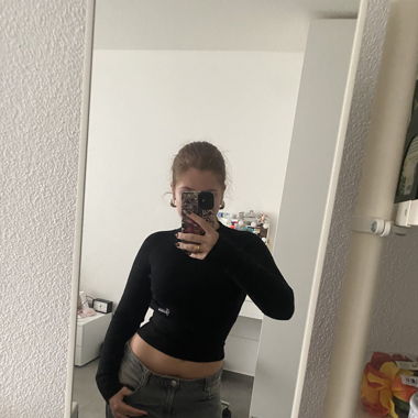Guess Top