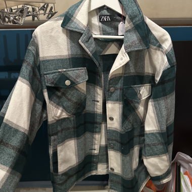 Karo-Hemdjacke von Zara in Grün und Weiss