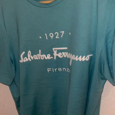 Ferragamo tshirt in Farfetch gekauft