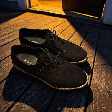 Schwarze Halbschuhe mit Schnürsenkel