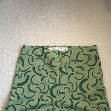 Kurze Stoffhose