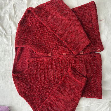 Cardigan rouge texturé à boutons