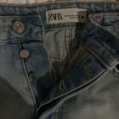 Hellblaue Jeans