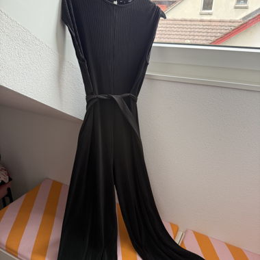 MNG Plissee Jumpsuit schwarz