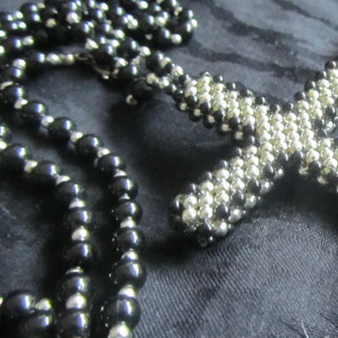 Black and silver beads crucifix vintage necklace