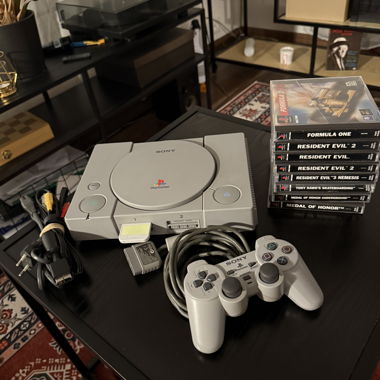 PS1, 1 controller, 8 games