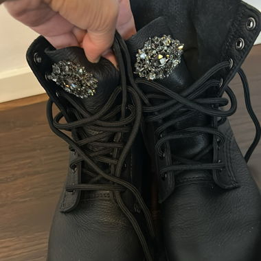Dr. Martens mit Broschen Gr. 36