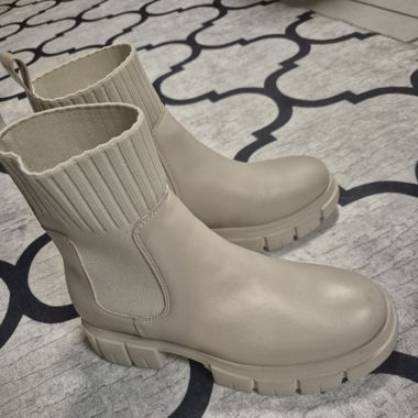Beige Catwalk Chelsea Boots