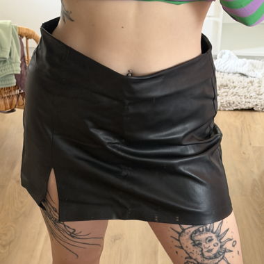 Jupe mini en similicuir Pull&Bear taille XL