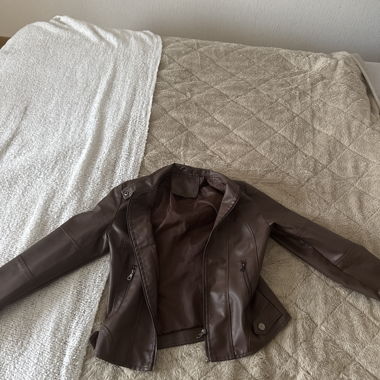 Braune Kunstlederjacke