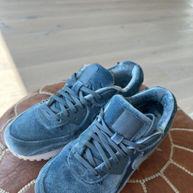 Nike airmax lucky charm velour 
