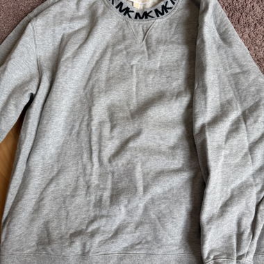 Neuer Pullover MK