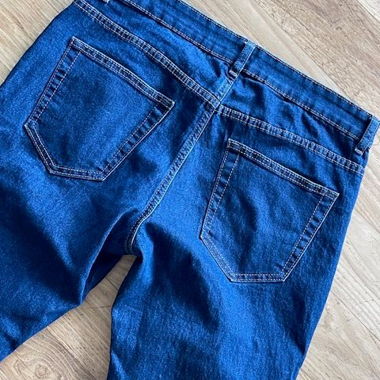 Jean à coupe droite W32/L30 neuf