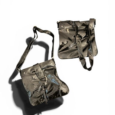 Borsa a spalla nera in vernice