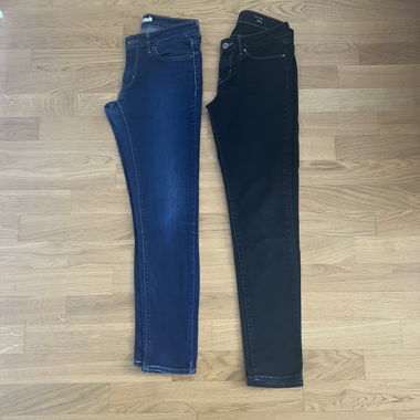 2 Levi's Skinny Jeans 28