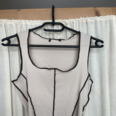 Corsett-ähnliches Top in beige und braun