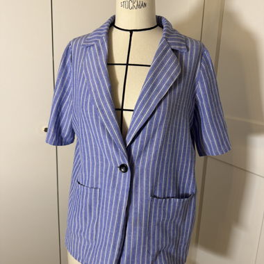 Blau gestreifter Blazer
