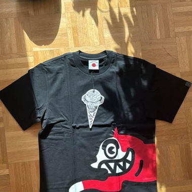 Running dog t-shirt 