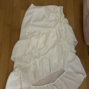 Jupe blanche à volants
