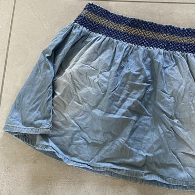 Jupe jeans courte légère taille élastique 