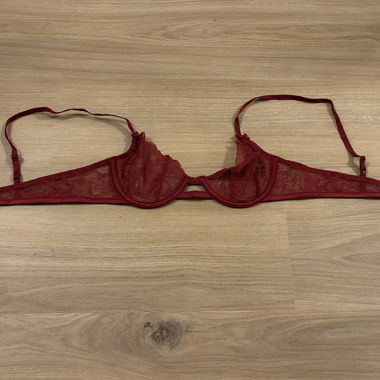Reggiseno in pizzo rosso