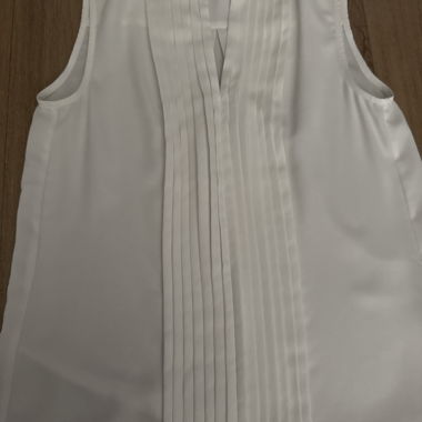 Blouse blanche sans manches