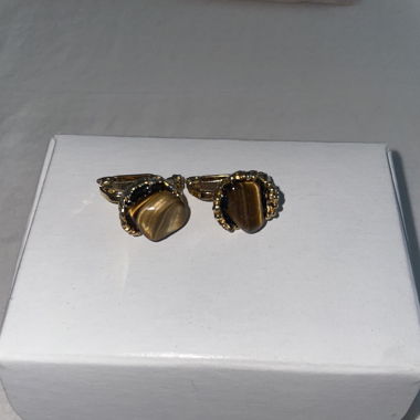 Gold clip on earrings