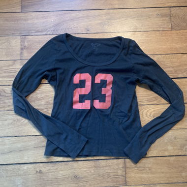 LONGSLEEVE GRAPHIC SHIRT