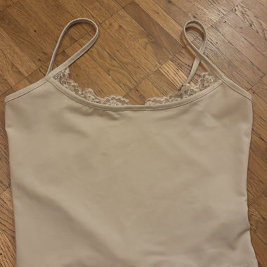 Top in pizzo beige