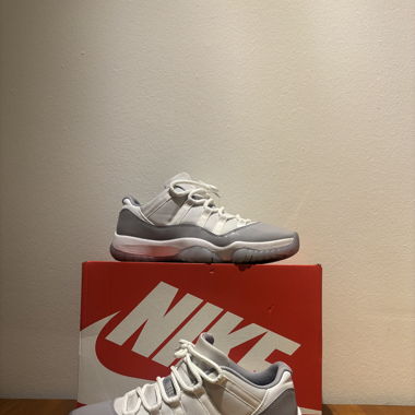 Jordan 11 low gris 