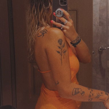 Maxi abito con schiena scoperta di Mango