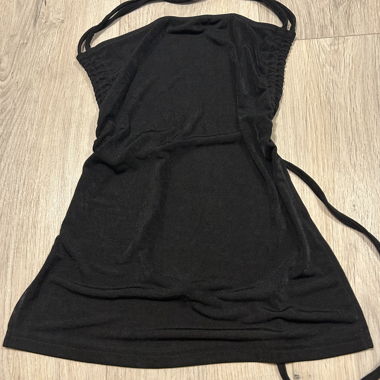 Black backless sleeveless top