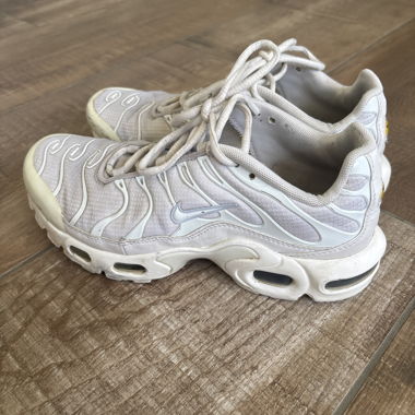 Nike Tn’s white