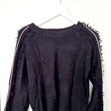 Extravaganter Pulli in schwarz