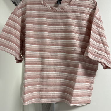 T-shirt rose à rayures