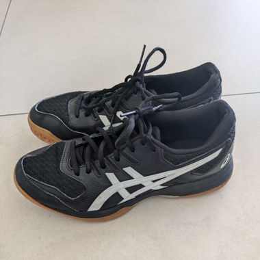 Chaussures de sport en salle asics