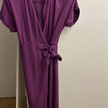 Lila Wickelkleid von Massimo Dutti