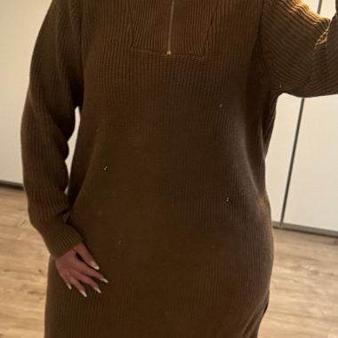 Brown knit dress with zipper