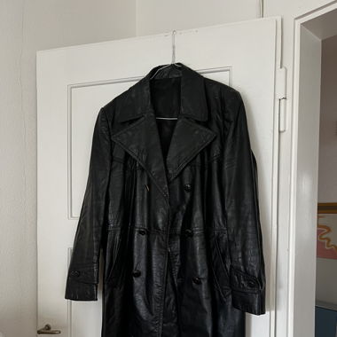 Super cool vintage oversized leather coat