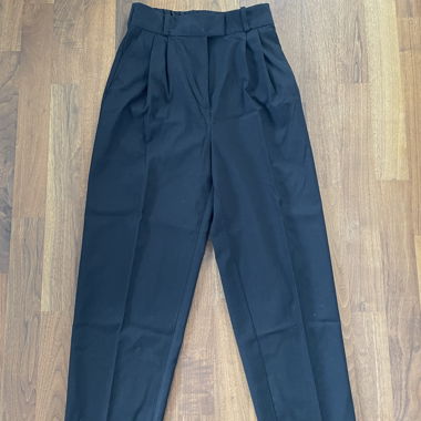 Schwarze Hose