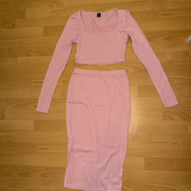 Pinker Zweiteiler
