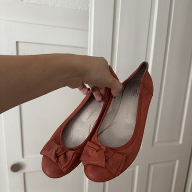 orange ballerinas
