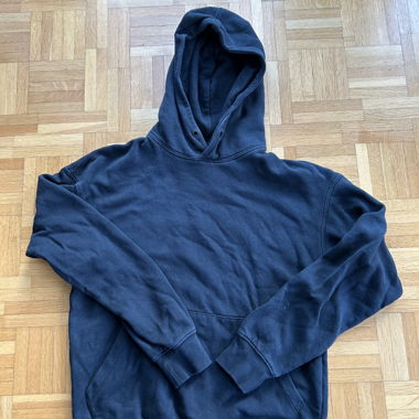 Black hoodie 